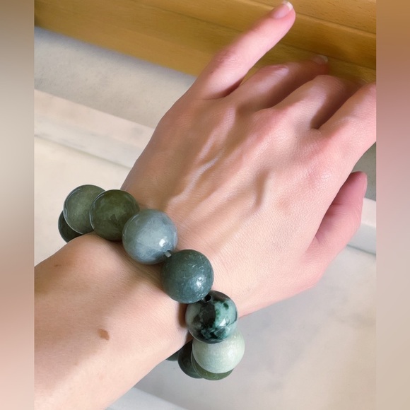 Rare 18mm Burma natural Jade! Stretch bracelet.